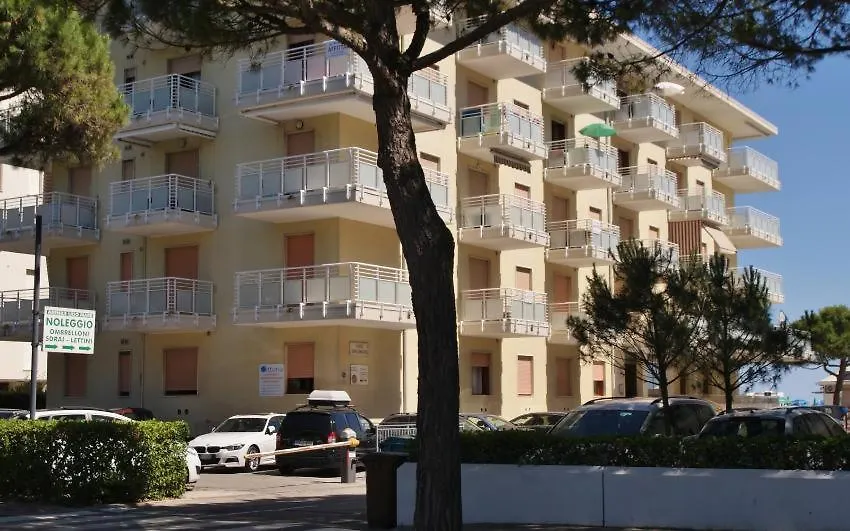 Diplomatic Piazza Torino Apartment Lido di Jesolo 0*,  Italy